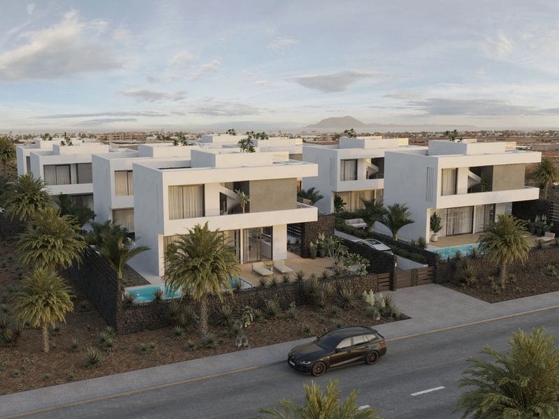 3 slaapkamer Villa te koop in Corralejo met zwembad - € 620.000 (Ref: 8656245)