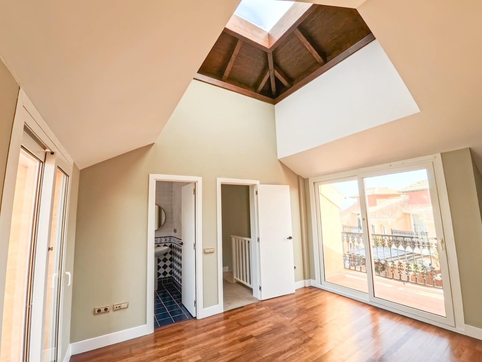 4 chambre Villa/Maison à vendre à Corralejo avec piscine garage - 480 000 € (Ref: 8848808)