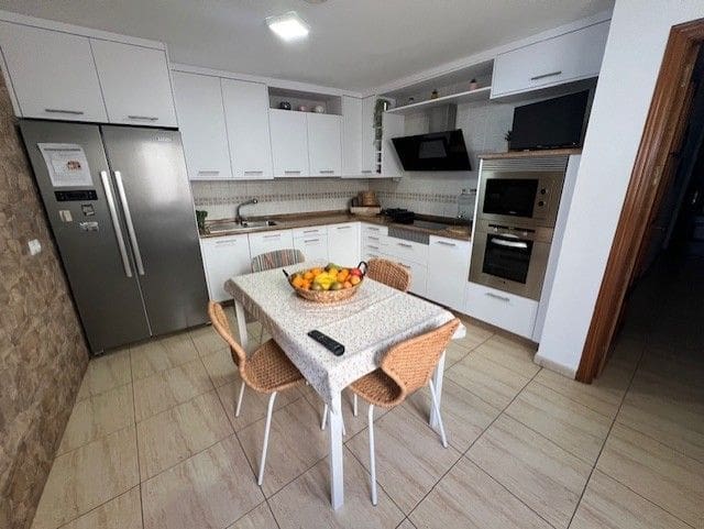 3 bedroom Apartment for sale in Puerto del Rosario - € 480,000 (Ref: 8901732)