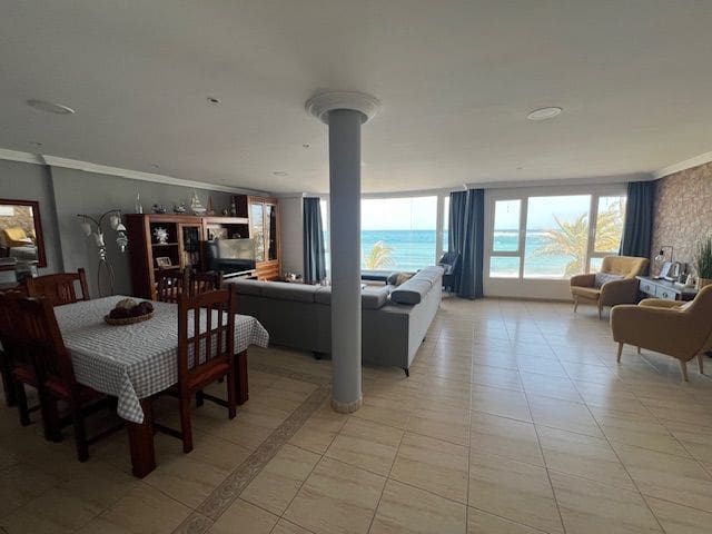 3 bedroom Apartment for sale in Puerto del Rosario - € 480,000 (Ref: 8901732)