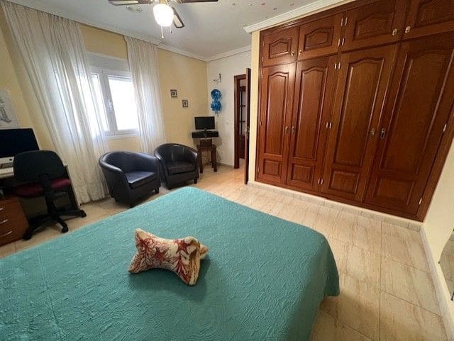 3 bedroom Apartment for sale in Puerto del Rosario - € 480,000 (Ref: 8901732)