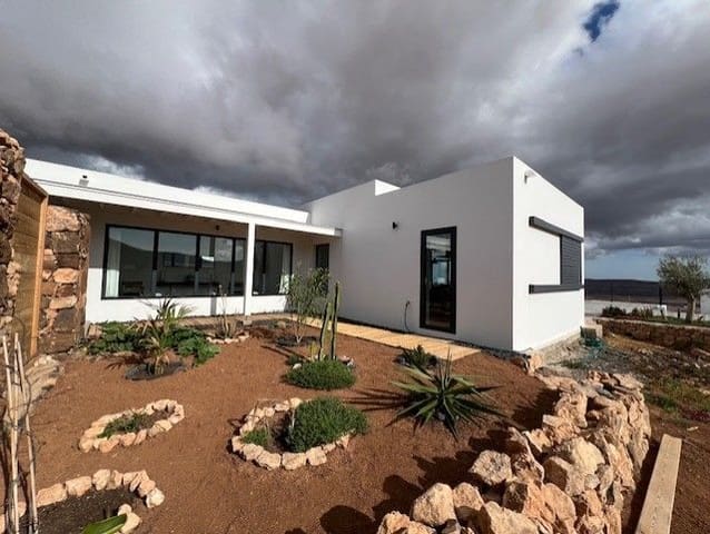 3 quarto Moradia para venda em Puerto del Rosario - 619 000 € (Ref: 8931888)