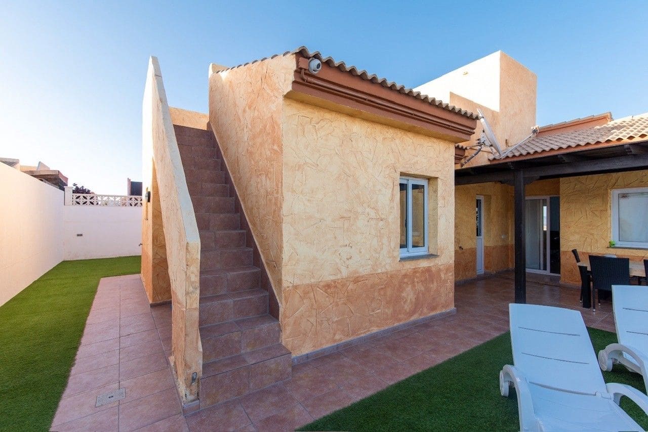 3 soveværelse Villa til salg i Corralejo med garage - € 575.000 (Ref: 9124576)