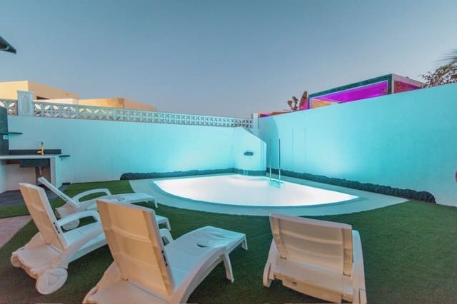 3 Zimmer Villa zu verkaufen in Corralejo, La Oliva mit Garage - 575.000 € (Ref: 9124576)