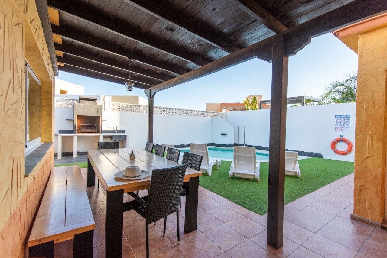 3 soveværelse Villa til salg i Corralejo med garage - € 575.000 (Ref: 9124576)