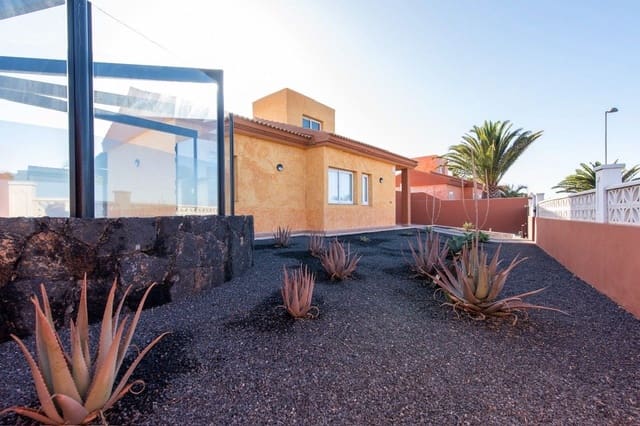 3 Zimmer Villa zu verkaufen in Corralejo, La Oliva mit Garage - 575.000 € (Ref: 9124576)