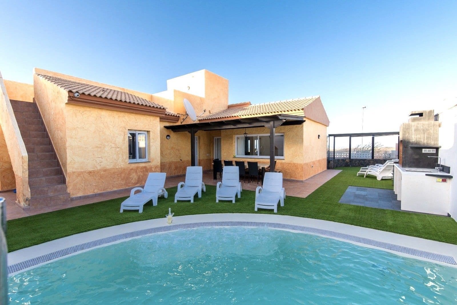 3 soveværelse Villa til salg i Corralejo med garage - € 575.000 (Ref: 9124576)