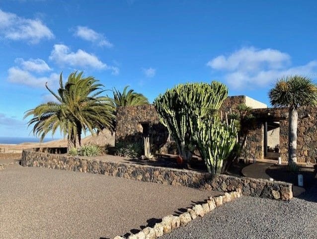 2 sypialnia Willa na sprzedaż w Villaverde, La Oliva z garażem - 1 300 000 € (Ref: 9176156)