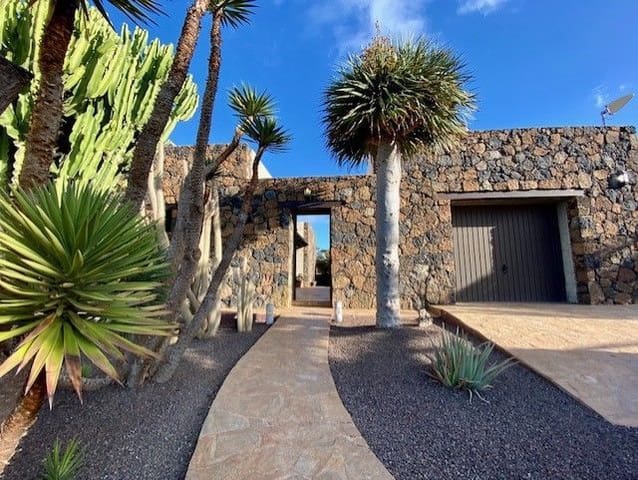 2 sypialnia Willa na sprzedaż w Villaverde, La Oliva z garażem - 1 300 000 € (Ref: 9176156)