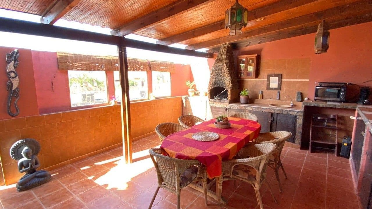 2 Zimmer Apartment zu verkaufen in Corralejo mit Pool Garage - 265.000 € (Ref: 9310431)