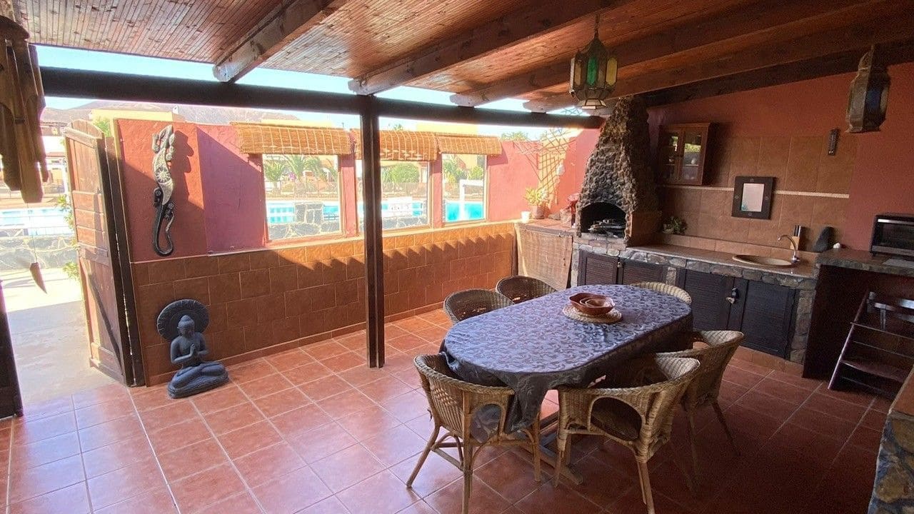 2 Zimmer Apartment zu verkaufen in Corralejo mit Pool Garage - 265.000 € (Ref: 9310431)