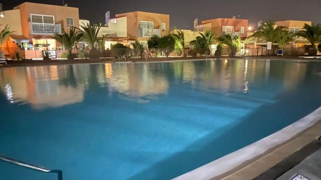 2 Zimmer Apartment zu verkaufen in Corralejo, La Oliva mit Pool Garage - 265.000 € (Ref: 9310431)