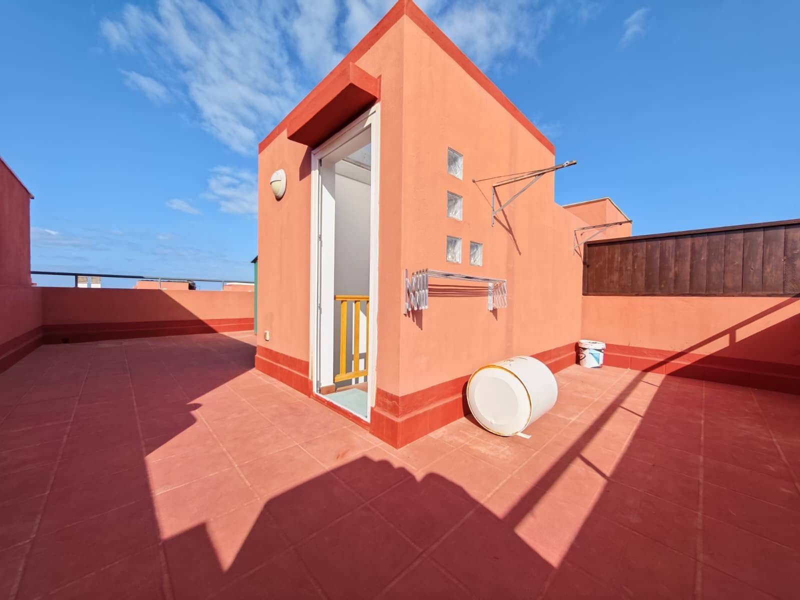 3 bedroom Villa for sale in Corralejo with garage - € 320,000 (Ref: 9439667)