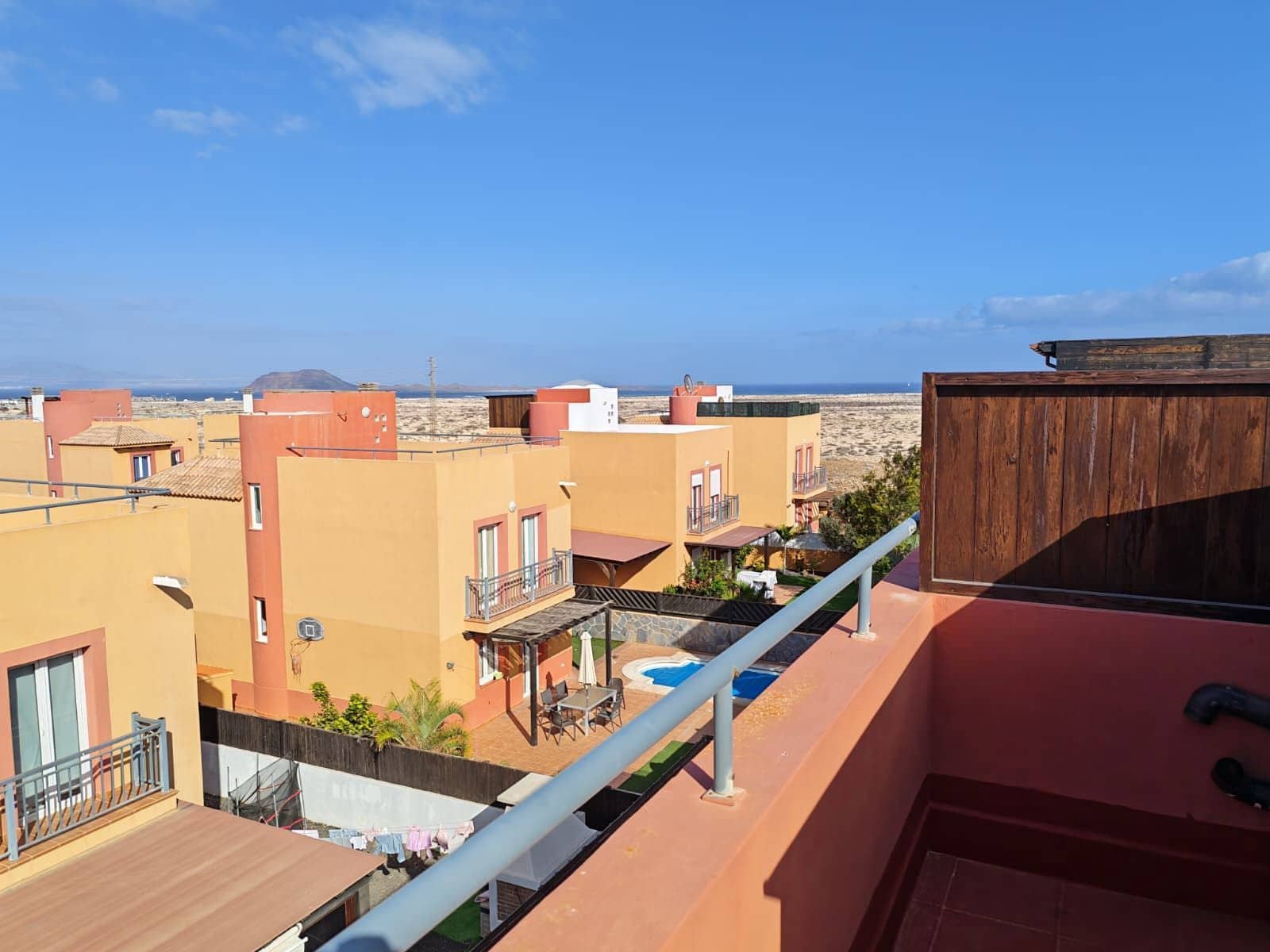 3 bedroom Villa for sale in Corralejo with garage - € 320,000 (Ref: 9439667)