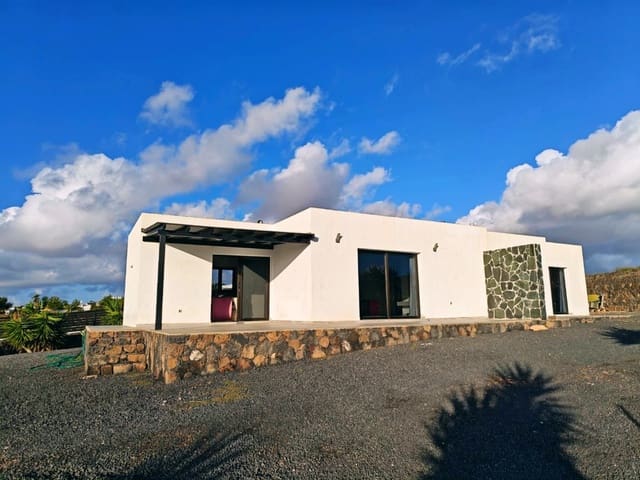 3 Zimmer Villa zu verkaufen in Tindaya, La Oliva mit Garage - 460.000 € (Ref: 9473760)