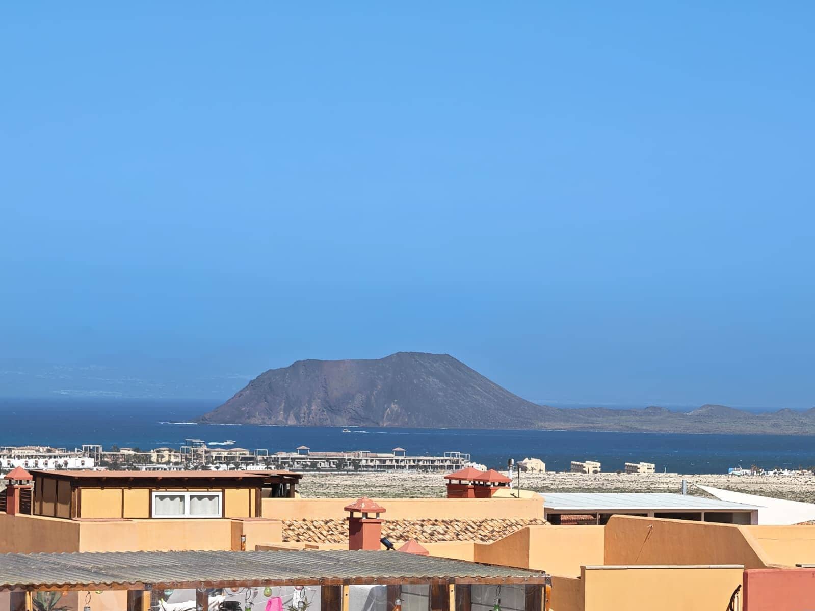 3 slaapkamer Appartement te koop in Corralejo met garage - € 238.000 (Ref: 9614654)