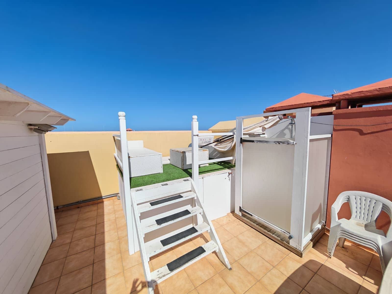 3 slaapkamer Appartement te koop in Corralejo met garage - € 238.000 (Ref: 9614654)