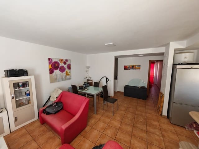 3 slaapkamer Appartement te koop in Corralejo, La Oliva met garage - € 238.000 (Ref: 9614654)