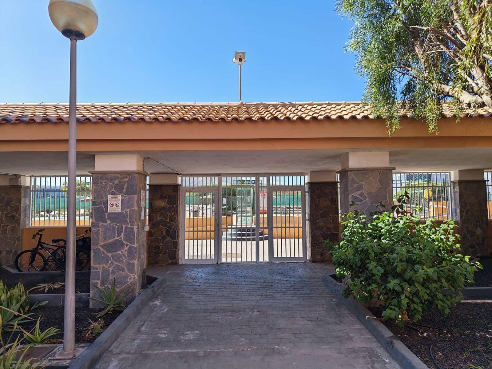 3 slaapkamer Appartement te koop in Corralejo met garage - € 238.000 (Ref: 9614654)