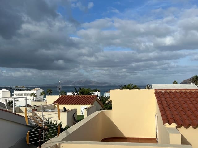 2 soverom Villa til salgs i Corralejo, La Oliva - € 405 000 (Ref: 9639054)