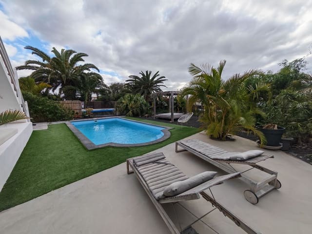 4 soverom Villa til salgs i Lajares, La Oliva med svømmebasseng - € 900 000 (Ref: 9755283)