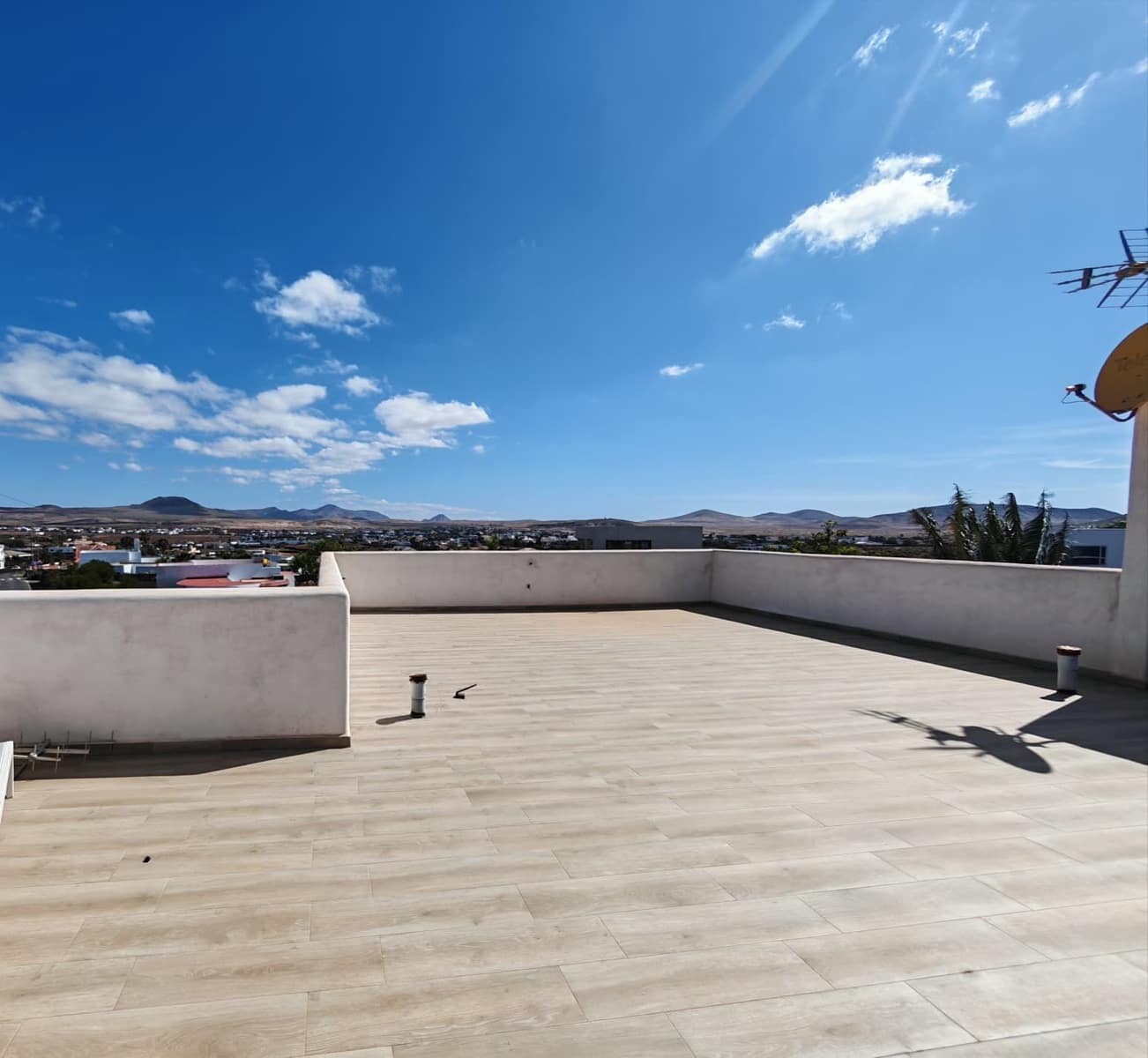 5 bedroom Villa for sale in Lajares - € 1,090,000 (Ref: 9819846)