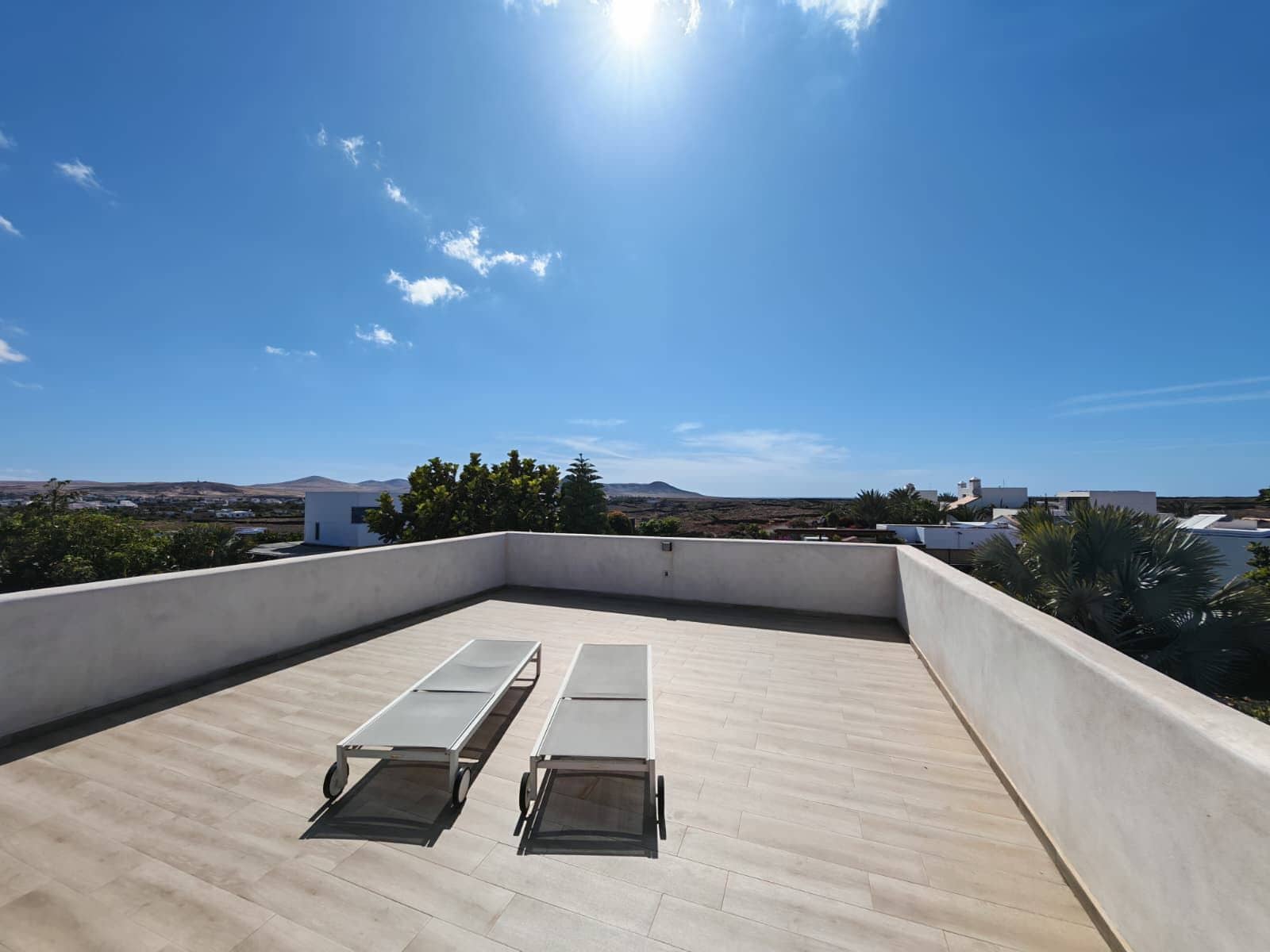 5 bedroom Villa for sale in Lajares - € 1,090,000 (Ref: 9819846)