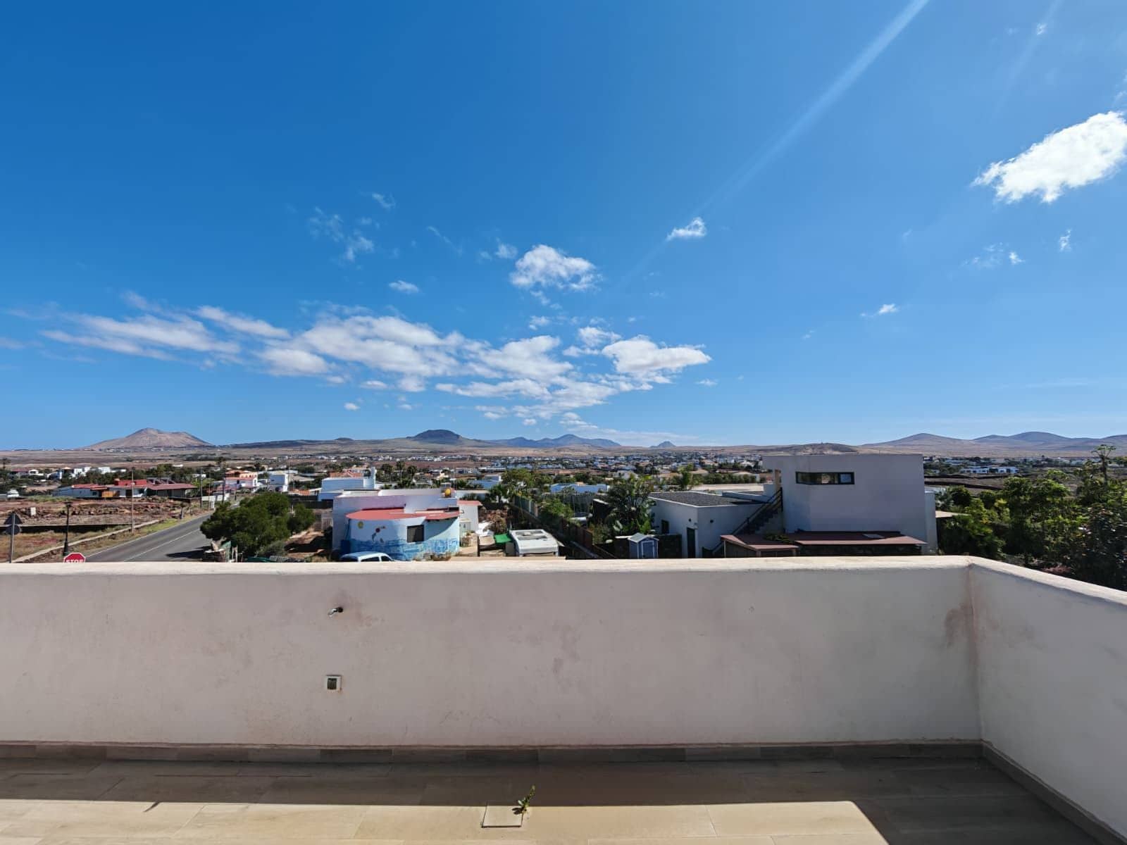 5 bedroom Villa for sale in Lajares - € 1,090,000 (Ref: 9819846)
