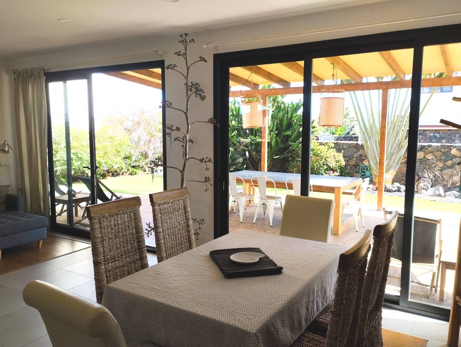 5 bedroom Villa for sale in Lajares - € 1,090,000 (Ref: 9819846)