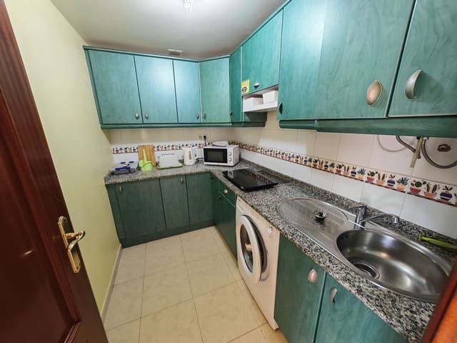 4 makuuhuone Huoneisto myytävänä paikassa Corralejo, La Oliva mukana uima-altaan 
autotalli - 285 000 € (Ref: 9877869)