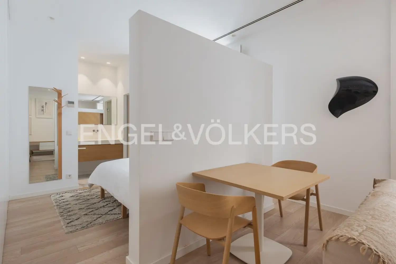 1 Zimmer Wohnung zu vermieten in Valencia Stadt - 1.750 € (Ref: 10000616)