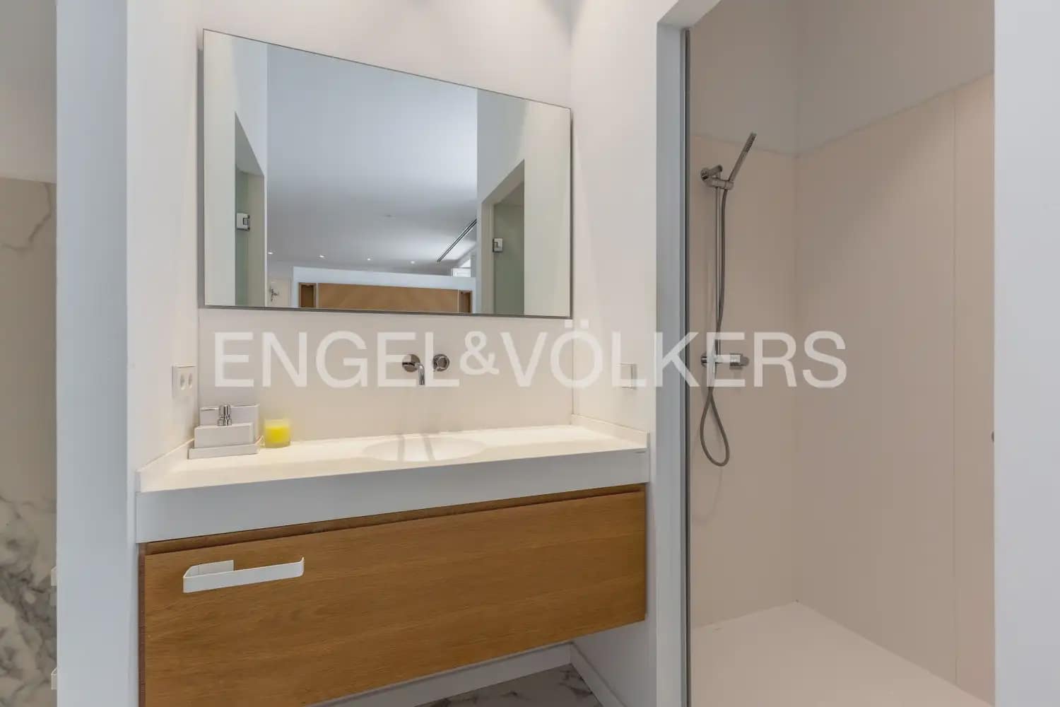 1 Zimmer Wohnung zu vermieten in Valencia Stadt - 1.750 € (Ref: 10000616)