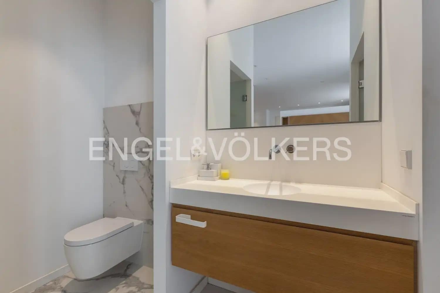 1 Zimmer Wohnung zu vermieten in Valencia Stadt - 1.750 € (Ref: 10000616)