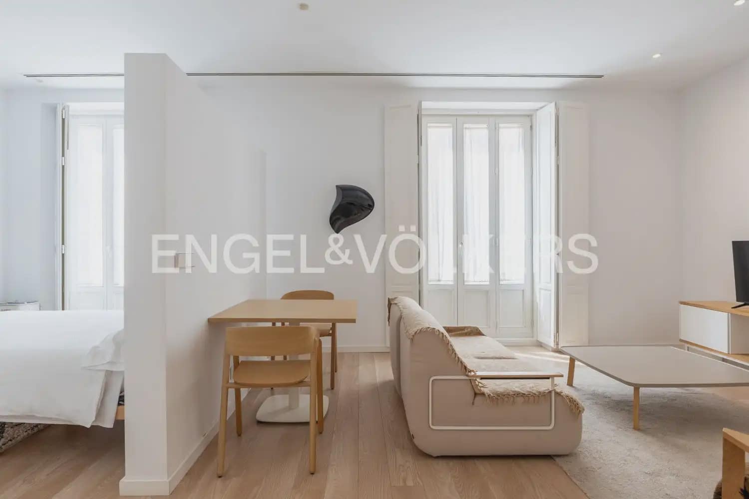 1 Zimmer Wohnung zu vermieten in Valencia Stadt - 1.750 € (Ref: 10000616)