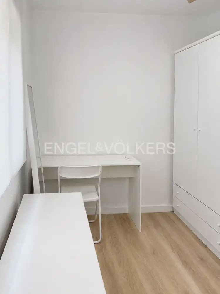 3 soveværelse Lejlighed til leje i Moncada - € 1.200 (Ref: 10000617)