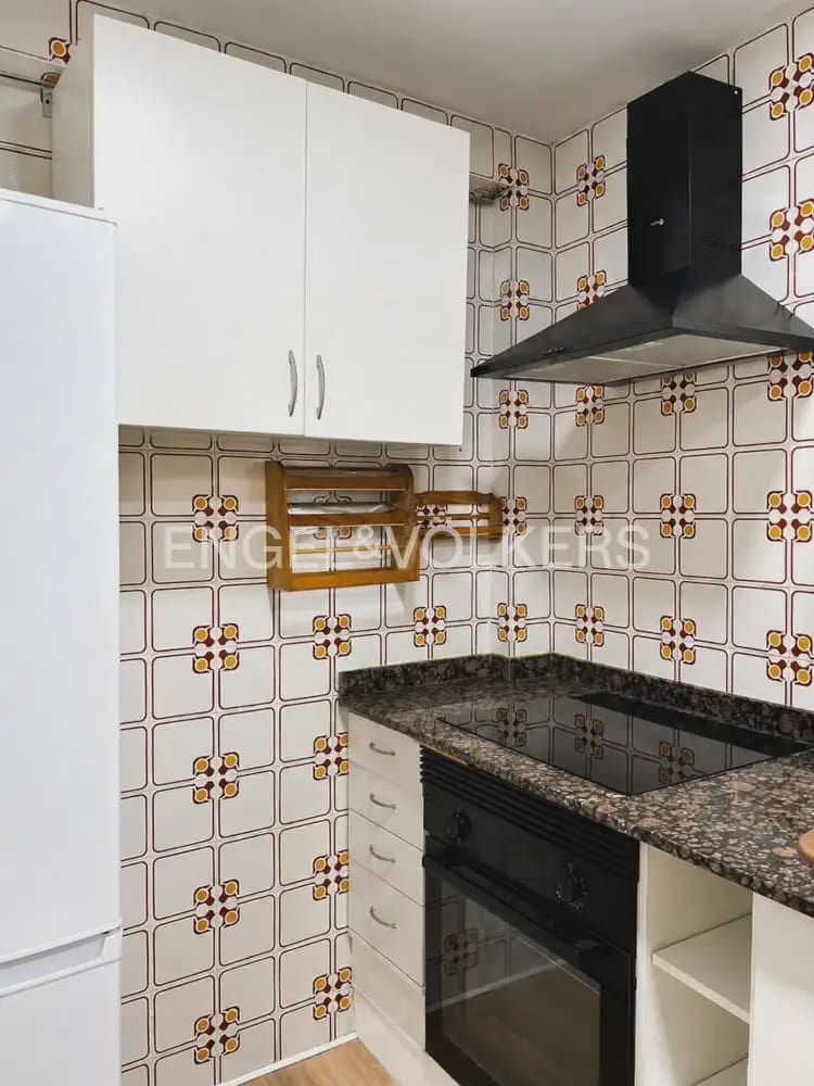 3 soveværelse Lejlighed til leje i Moncada - € 1.200 (Ref: 10000617)