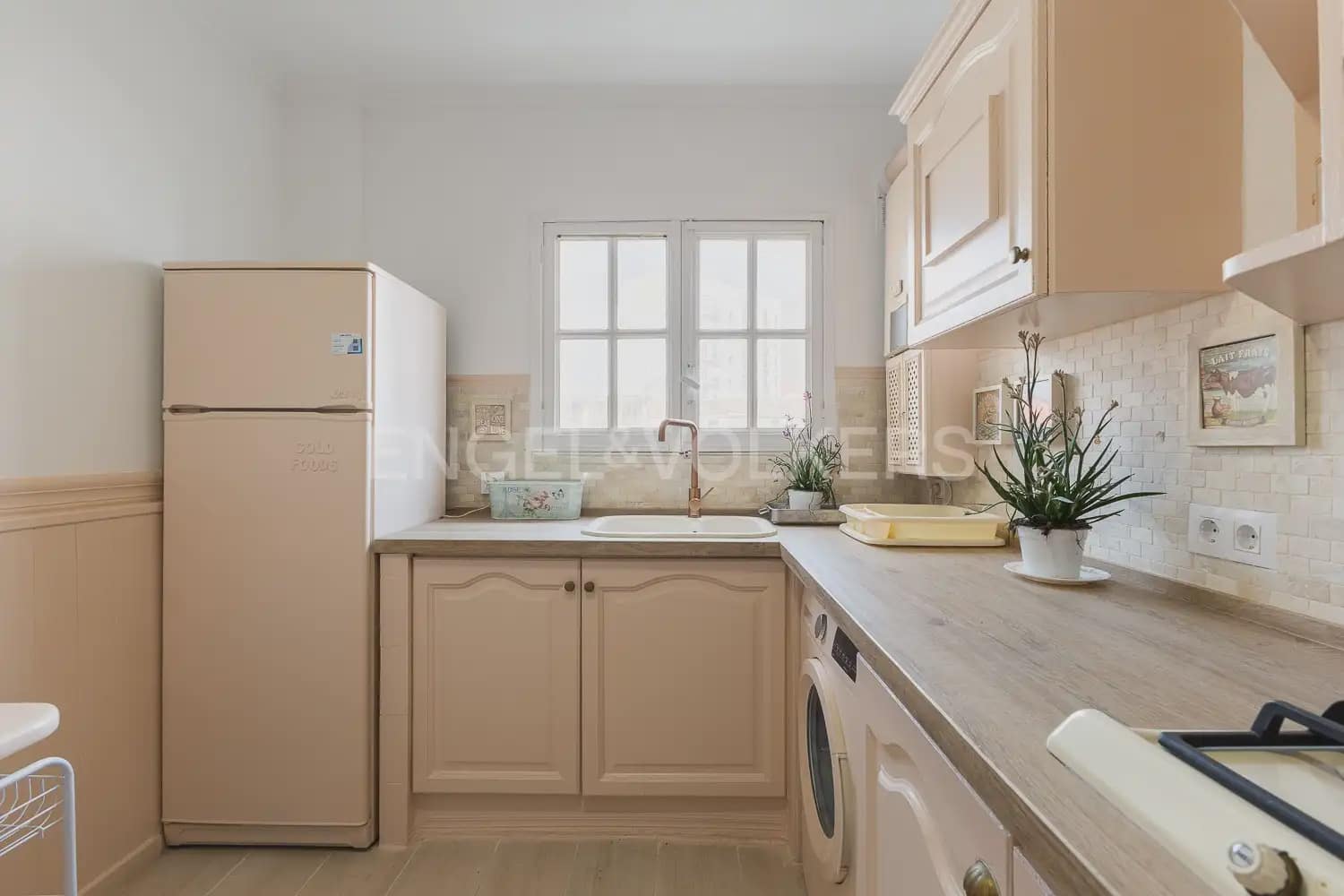 2 bedroom Flat for rent in Valencia city - € 2,000 (Ref: 10000618)