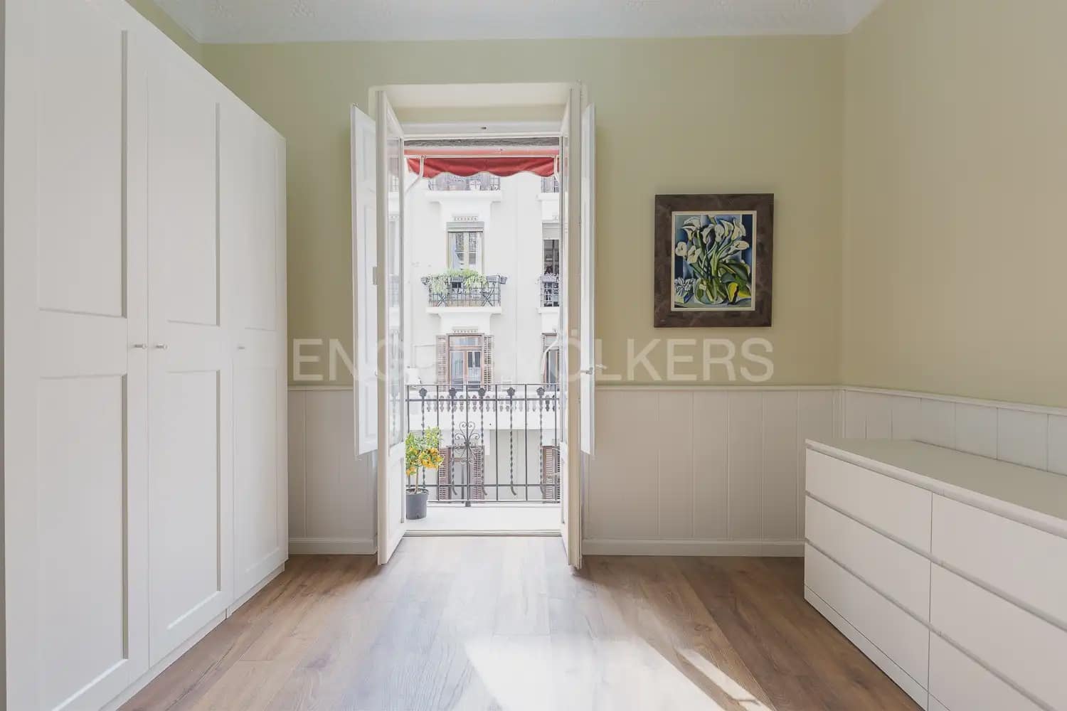 2 bedroom Flat for rent in Valencia city - € 2,000 (Ref: 10000618)