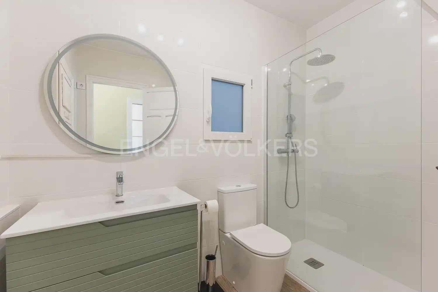 2 bedroom Flat for rent in Valencia city - € 2,000 (Ref: 10000618)