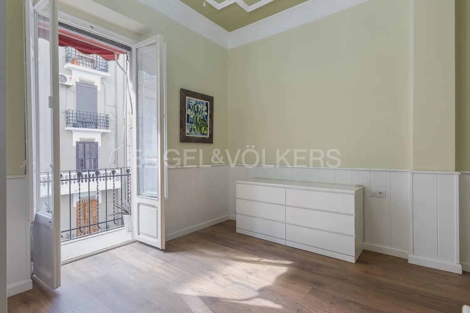 2 bedroom Flat for rent in Valencia city - € 2,000 (Ref: 10000618)