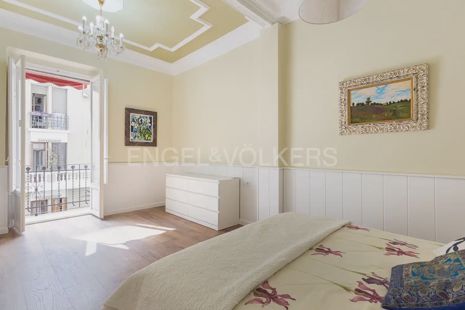 2 bedroom Flat for rent in Valencia city - € 2,000 (Ref: 10000618)