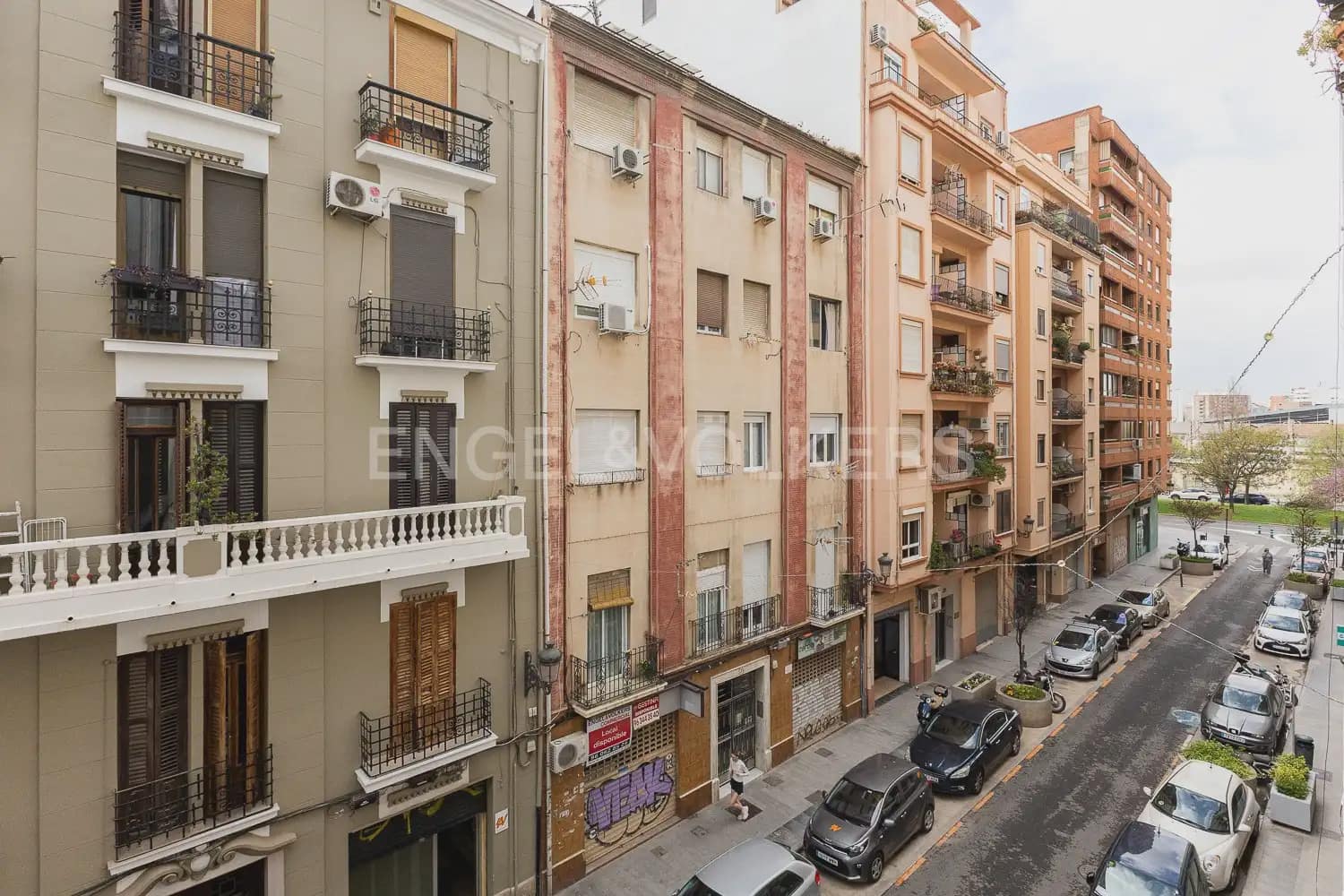 2 bedroom Flat for rent in Valencia city - € 2,000 (Ref: 10000618)