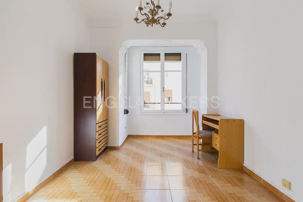 4 camera da letto Appartamento da affittare in Valencia citta - 1.400 € (Rif: 10000619)