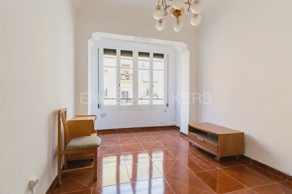 4 camera da letto Appartamento da affittare in Valencia citta - 1.400 € (Rif: 10000619)