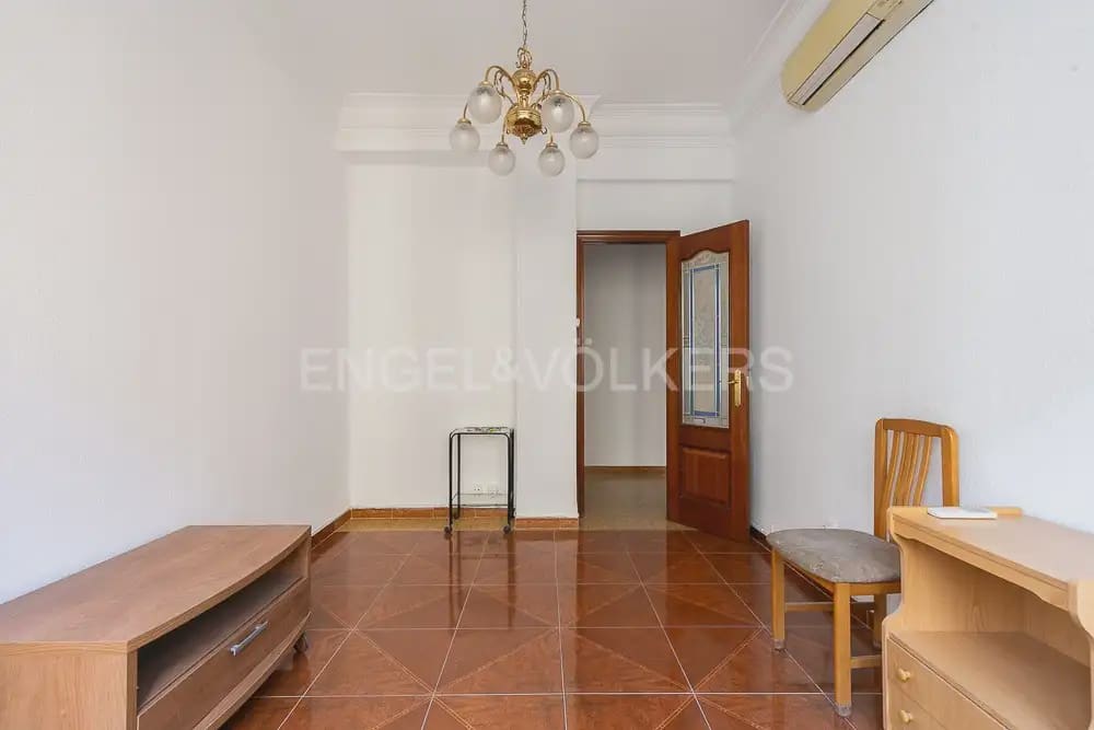 4 camera da letto Appartamento da affittare in Valencia citta - 1.400 € (Rif: 10000619)