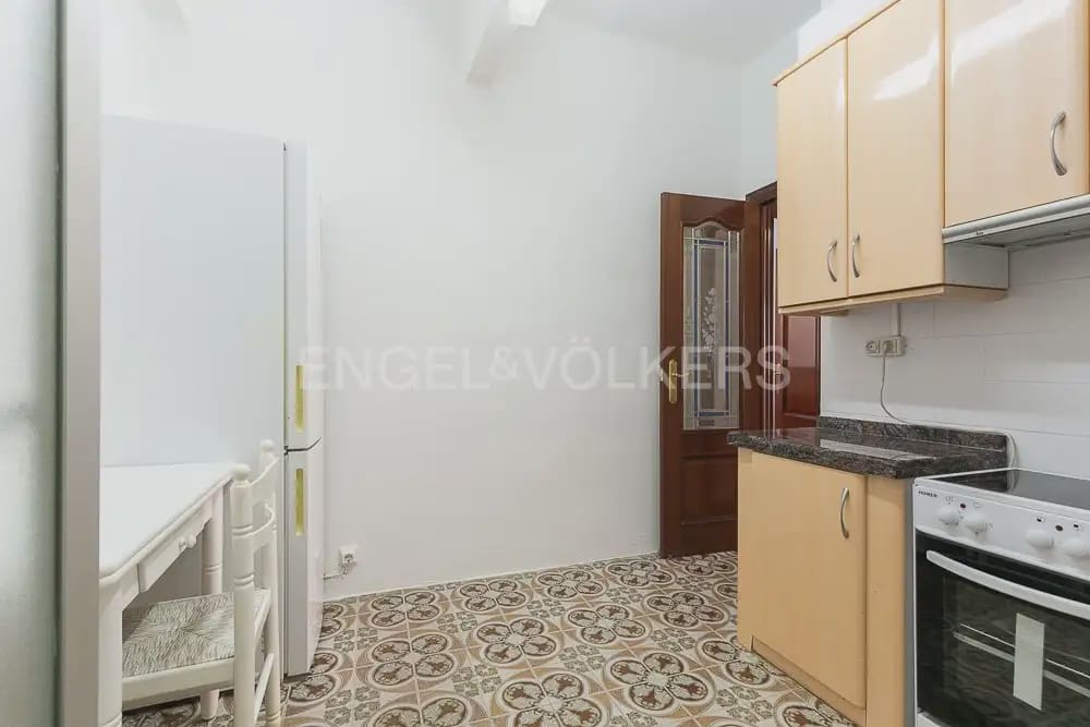 4 camera da letto Appartamento da affittare in Valencia citta - 1.400 € (Rif: 10000619)