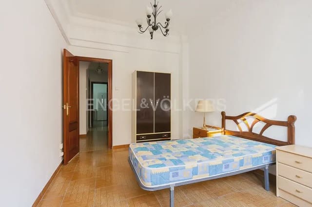 4 camera da letto Appartamento da affittare in Mont-Olivet, Valencia città - 1.400 € (Rif: 10000619)