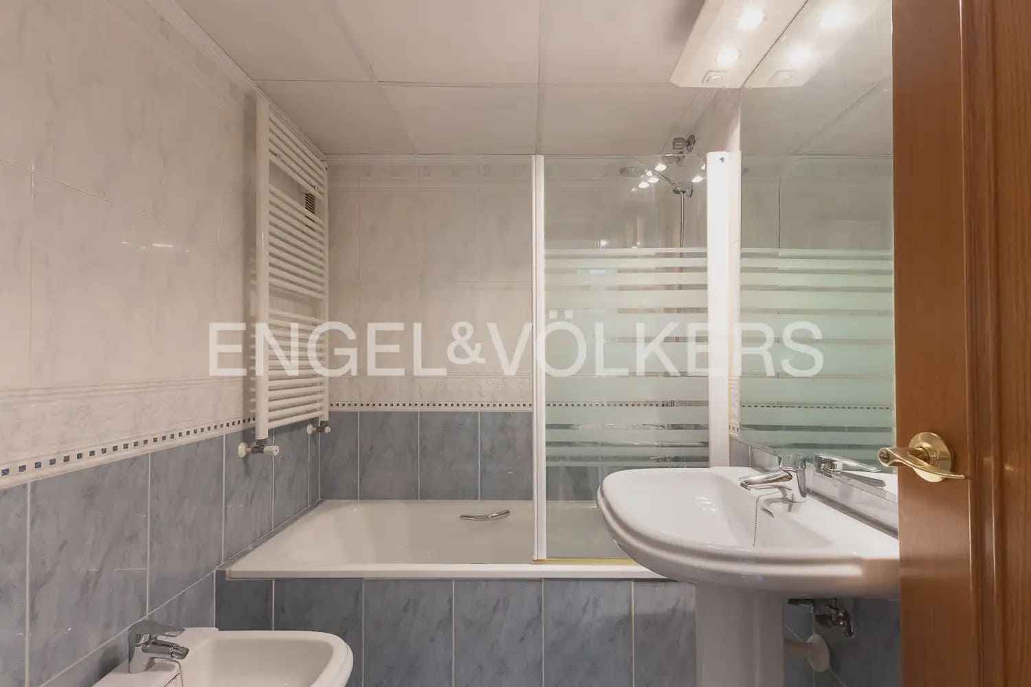 3 Zimmer Wohnung zu vermieten in Valencia Stadt mit Pool Garage - 2.000 € (Ref: 10000620)