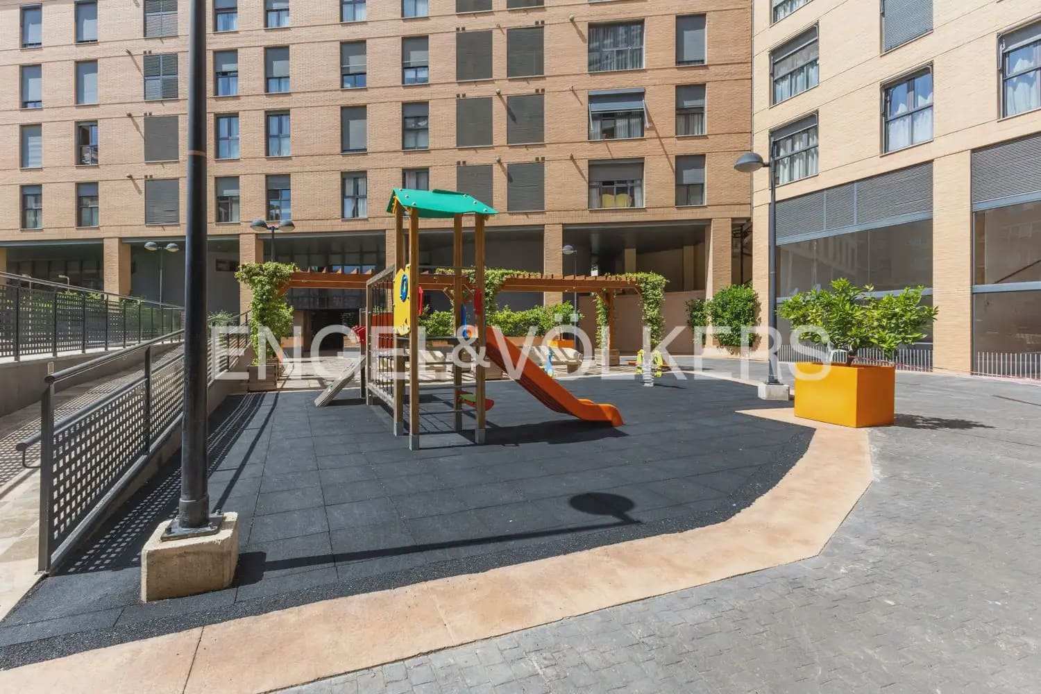 3 Zimmer Wohnung zu vermieten in Valencia Stadt mit Pool Garage - 2.000 € (Ref: 10000620)