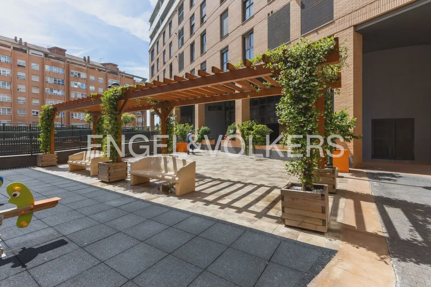 3 Zimmer Wohnung zu vermieten in Valencia Stadt mit Pool Garage - 2.000 € (Ref: 10000620)